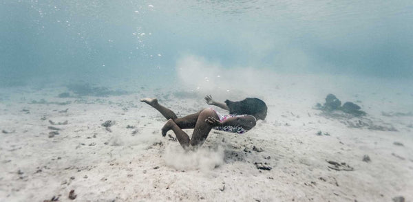 Émotions subaquatiques: le monde fabuleux d'Alison Bounce, à Moorea avec FLYINGCLOUD - FLYINGCLOUD SWIM - MAILLOTS DE BAIN RÉVERSIBLES AFFINANTS ET CONFORTABLES